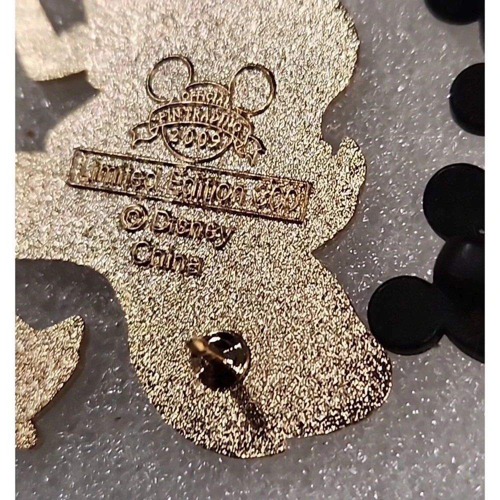 Disney Pin LITTLE MERMAID‎ PRINCESS ARIEL 12 Christmas Swans Swim LE 300 74400